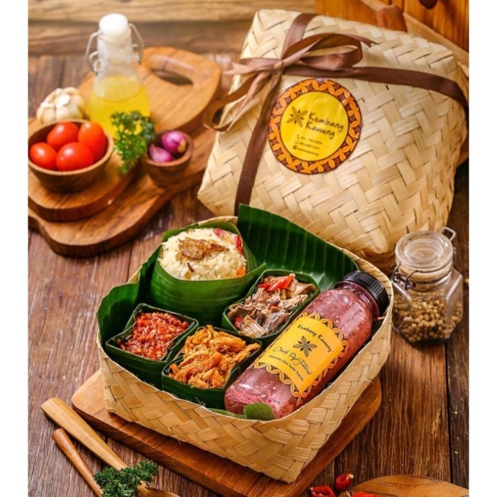

Besek Bambu 18X18 Sepasang Besek Nasi Besek Catering Hampers Berkatan