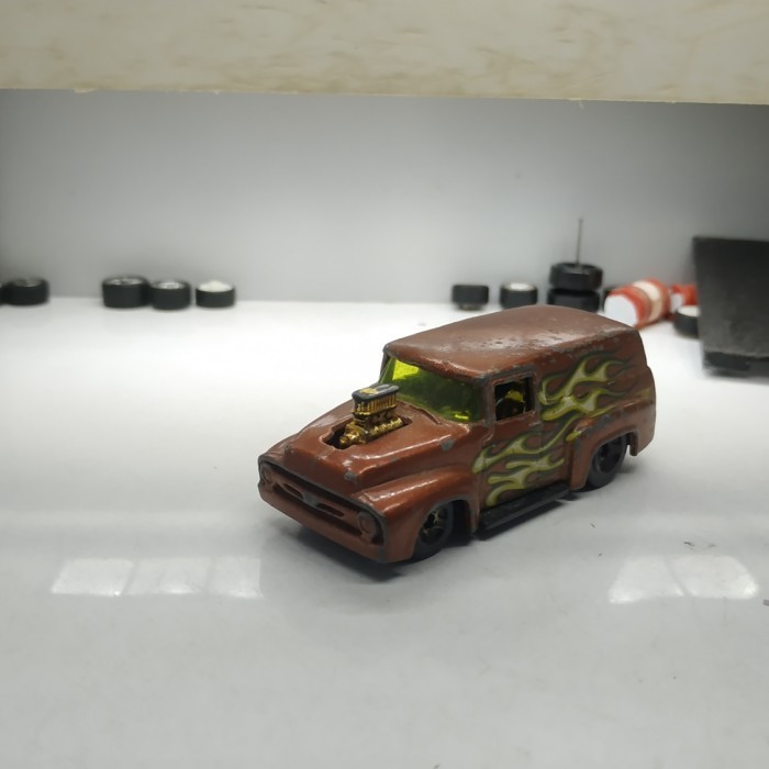 hotwheels 56 ford -SK89