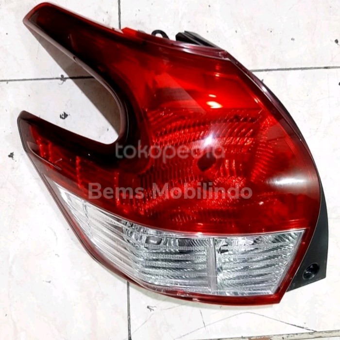 stoplamp yaris 2015