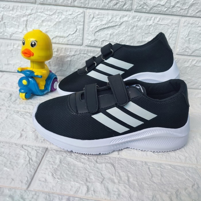 Sepatu Adidas , sepatu anak, sepatu sekolah - 32, perekat