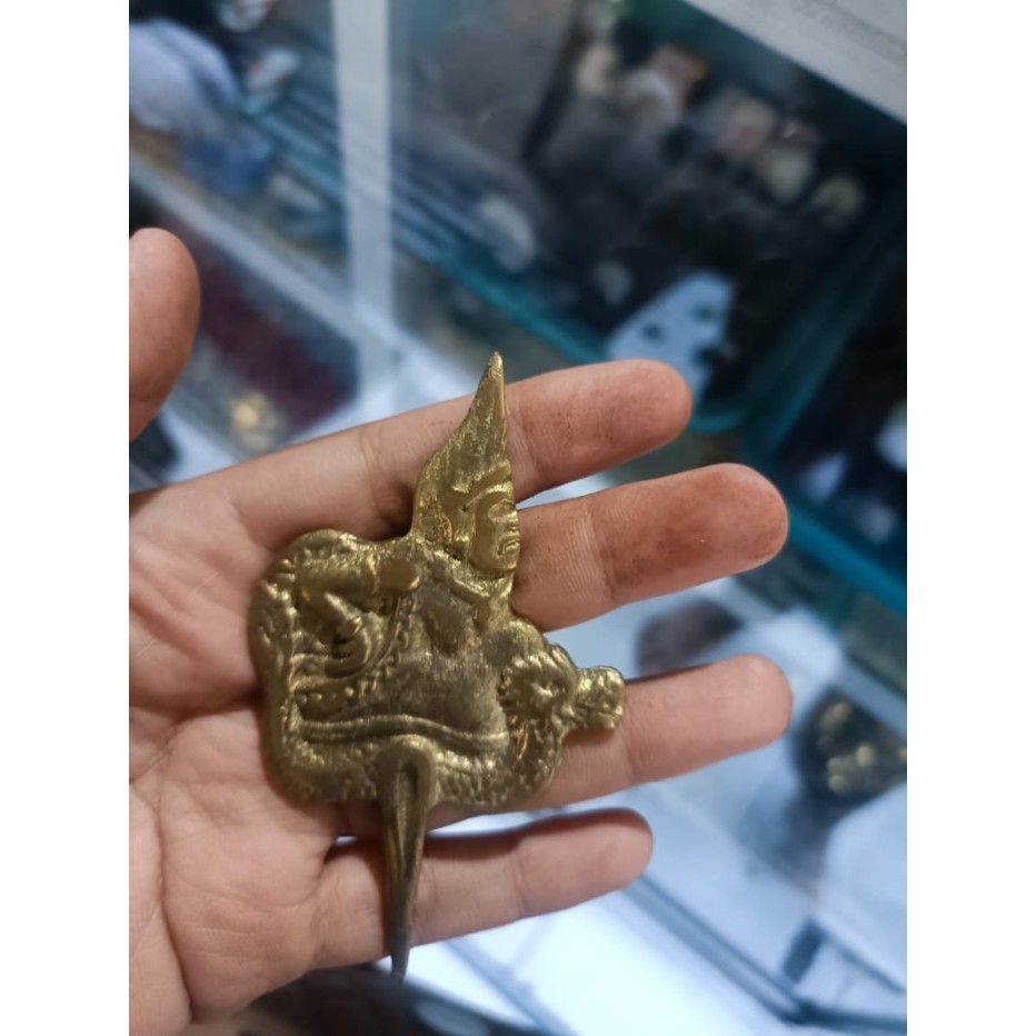 

semar numpak naga yang selalu dikantongi ratu Tribuwana tungga dewi termurah bk Keris sengkelat majapahit mataram kartosuro kartasura Surakarta Yogyakarta nagasasra sabuk inten keris kriss nogososro emas perunggu patung wayang batik budaya jawa melayubali
