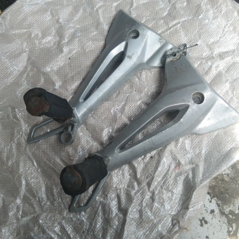 Foostep step belakang kanan kiri Supra fit new asli copotan