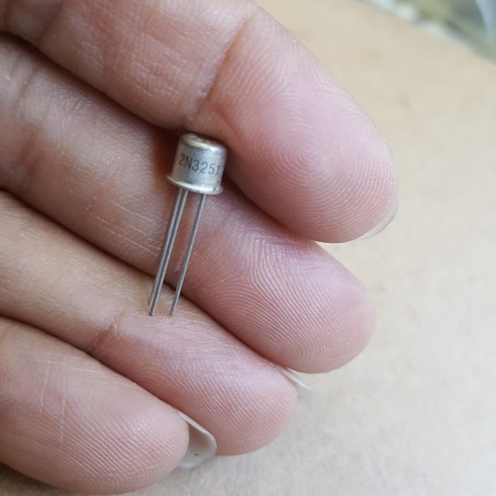 DY99 2N3251 MEV IC / Transistor