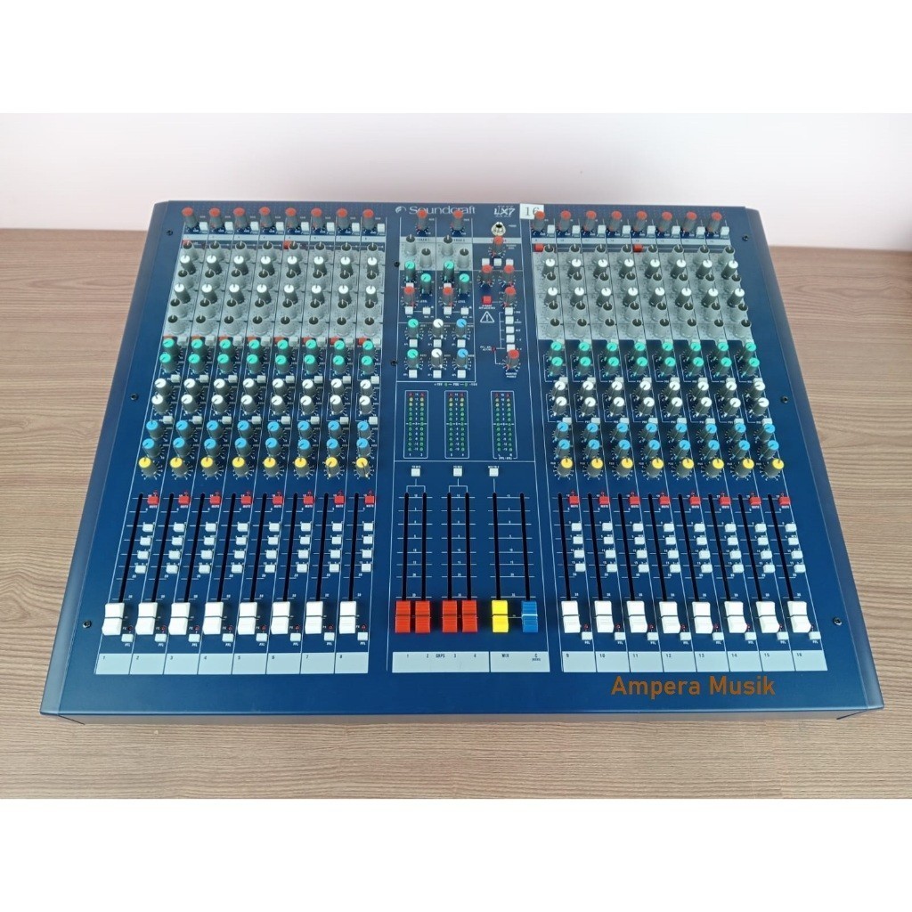 MIXER AUDIO SOUNDCRAFT LX7 16 CH lx 7 16CH LX7 16CHANNEL