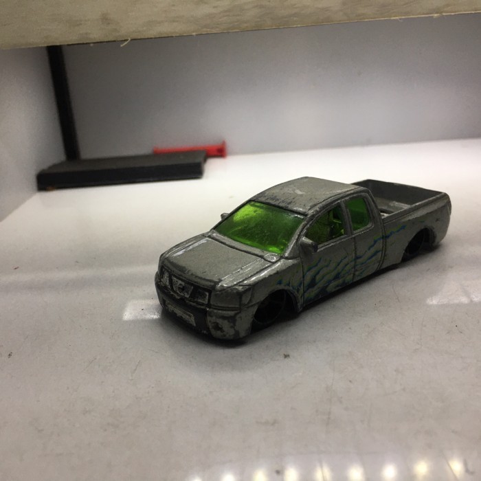 hotwheels nissan titan  12B -SK89