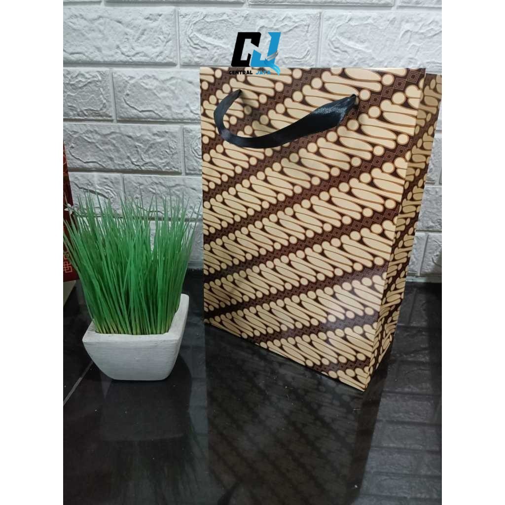 

Paper Bag Motif Batik Glossy Ukuran 22x30x12