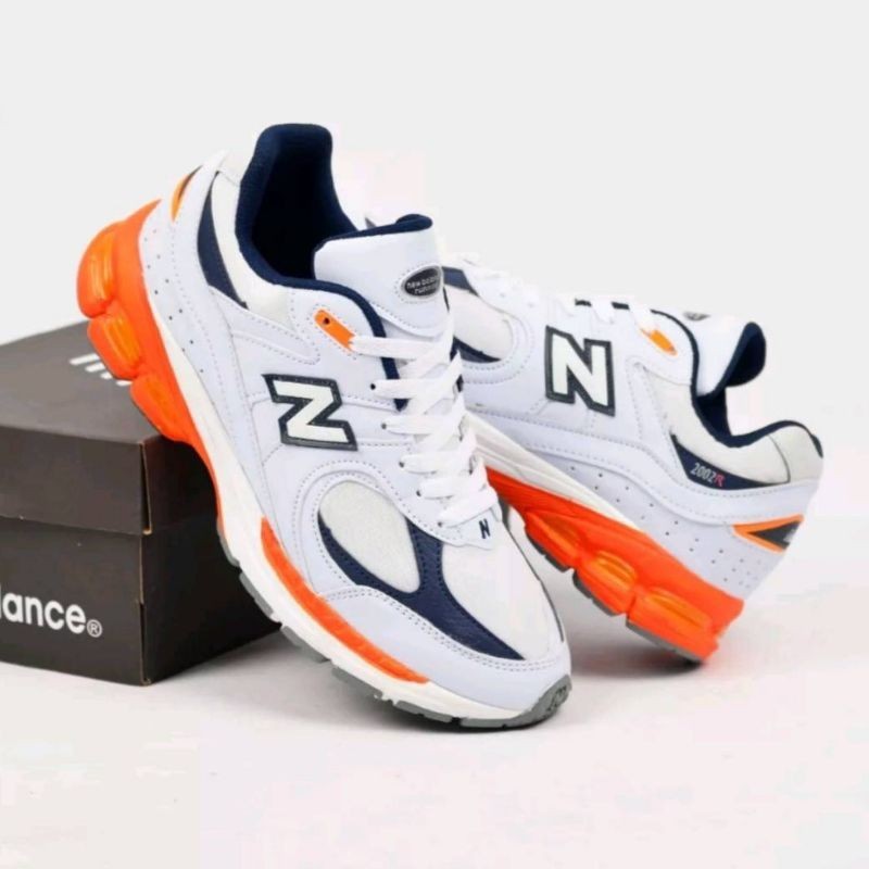 Sepatu Sneakers Casual Pria NB 2002R White Orange