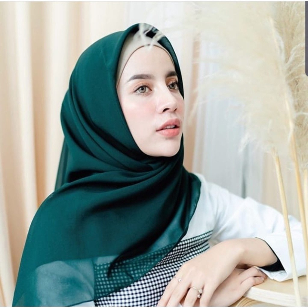 Fashion Official Jilbab/Kerudung Segi Empat Bella Square Terbaru Murah Warna Terlengkap Hijau Botol 