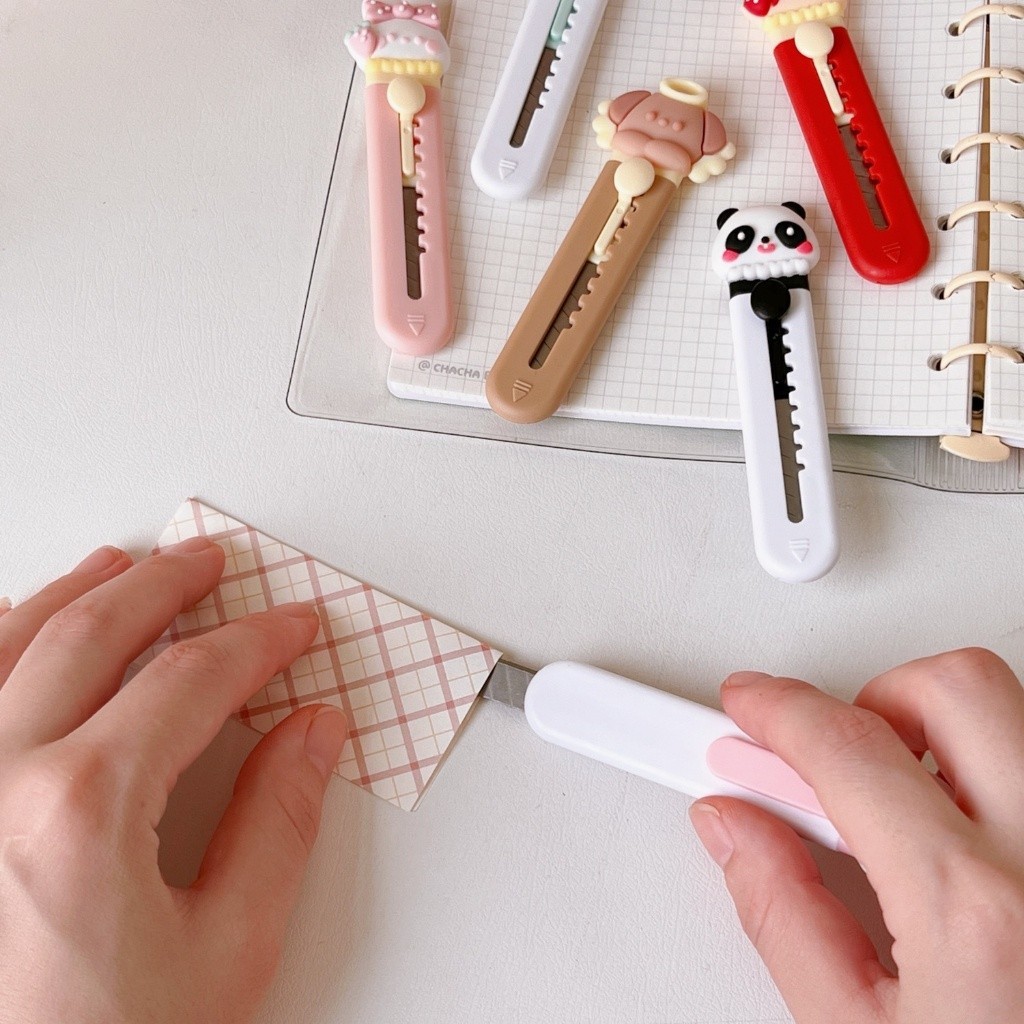 

SMM-Cutter Mini Portable Karakter Kartun Pisau Pemotong Kertas Model Tapak Hewan Cutter Unboxing Travel Kit Paper Lucu Hand Cutter Paw Mini Serbaguna