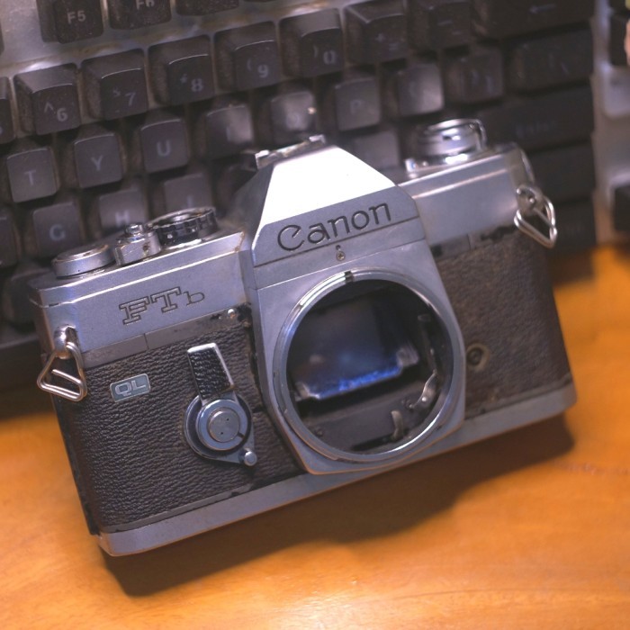 Kamera analog jadul Canon FTb (normal)