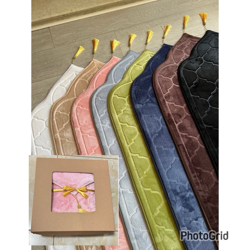 

HAMPERS SAJADAH KUBAH TURKI IMPORT ANTI SLIP TEBAL BUSA JUMBO/ keluarga oleh oleh