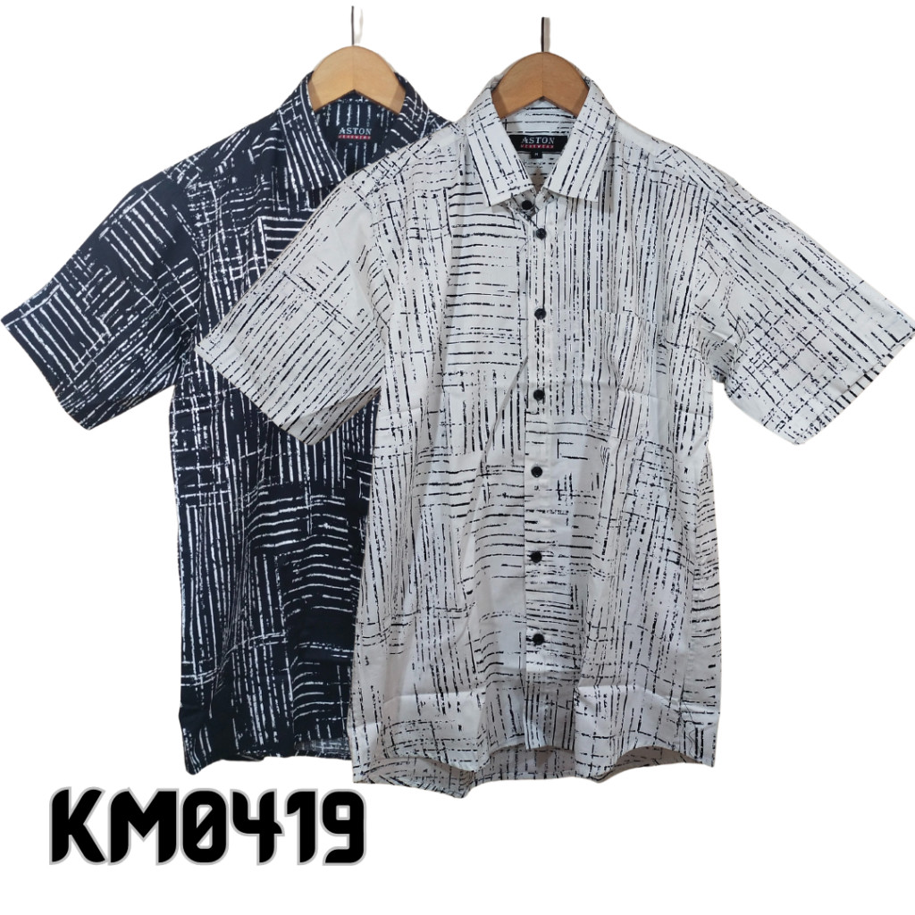 Kemeja Cowok Pria Tangan Lengan Pendek Aston Motif Garis Garis Liris Vertikal KM0419