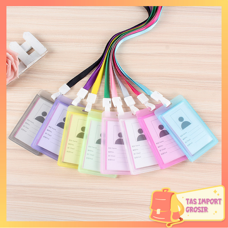 

Tas Import - 5551 Name Tag Transparant / Gantungan ID Card / Gantungan Kartu Nama Plastik Vertical Motif Polos Warna Warni