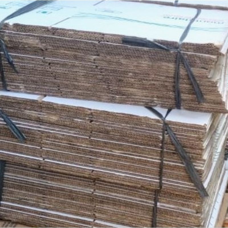 

Kardus Packing Peking paket pesanan Untuk pelindung barang dalam pengiriman. Berkualitas & Bisa COD