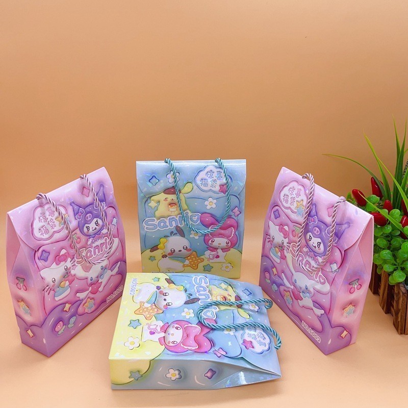 

(STR23) Kotak Rahasia Sanrio Alat Tulis Blind Box Portabel Anak Tas Rahasia Set Hadiah Stiker Buku Besar
