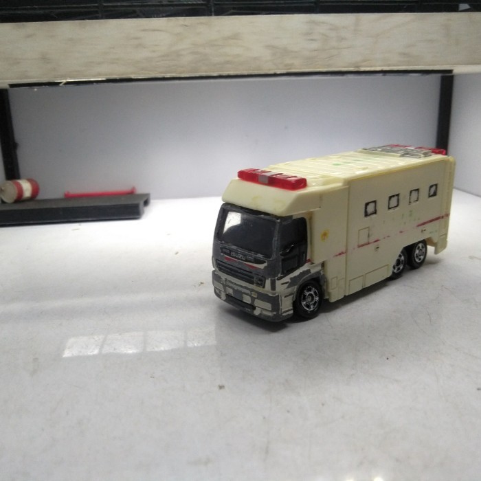 tomica isuzu giga -SK85