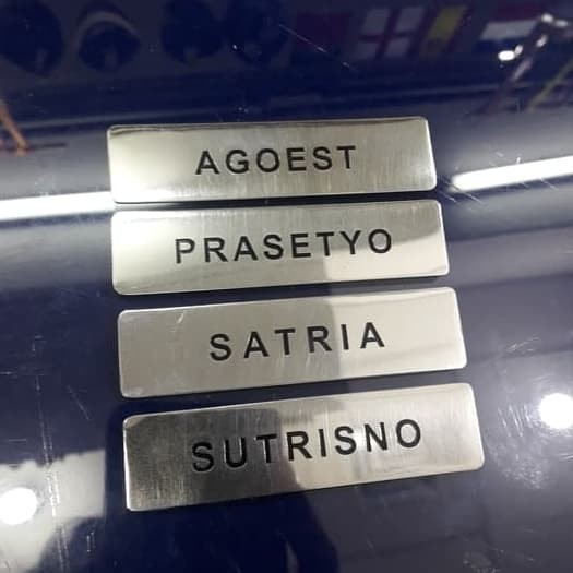 

Nama Dada / Name Tag / Papan Nama Kuningan & Stainless - PENITI