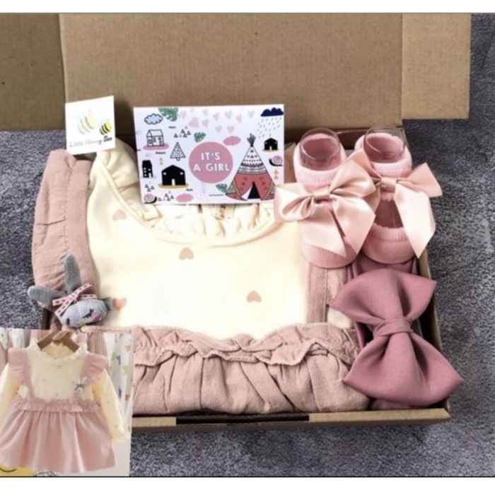 

(NEW) -Hampers bayi cewek perempuan / Hampers baby girl newborn /kado bayi - Lovely pink, Box coklat+pita
