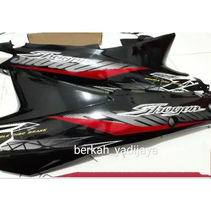 body samping belakang shogun 125 r 125 sp 2004-2006 sudah termasuk sambungan body dan striping full