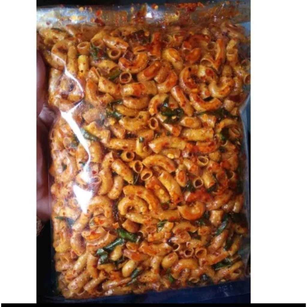 

MAKARONI CIKRUH PEDAS/ORIGINAL DAUN JERUK ISI 250GRAM MAKARONI BANTET Enak Bangettt