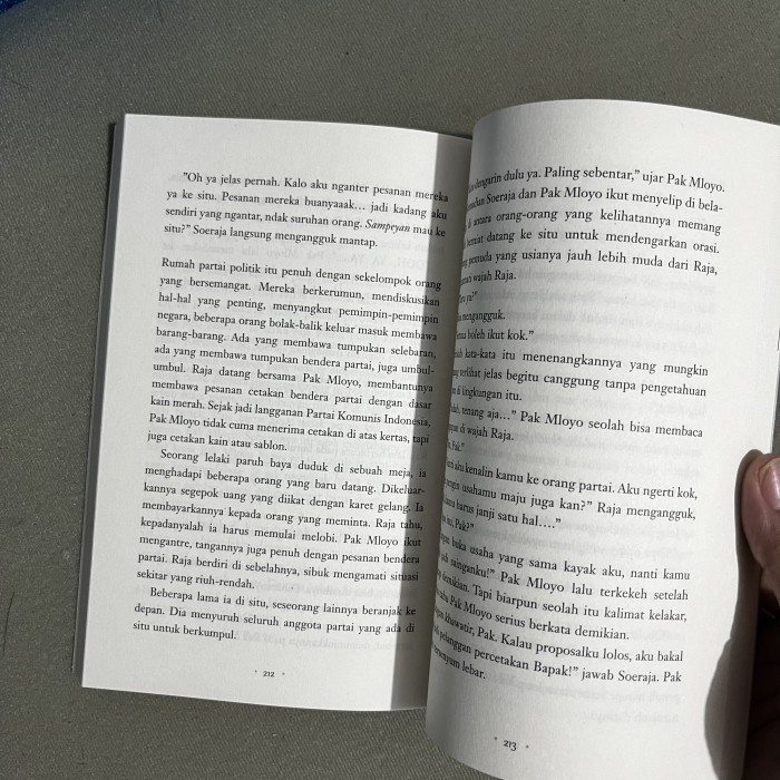 Terlaris ✨ -Novel Gadis Kretek (Ratih Kumala) (Cover Film)