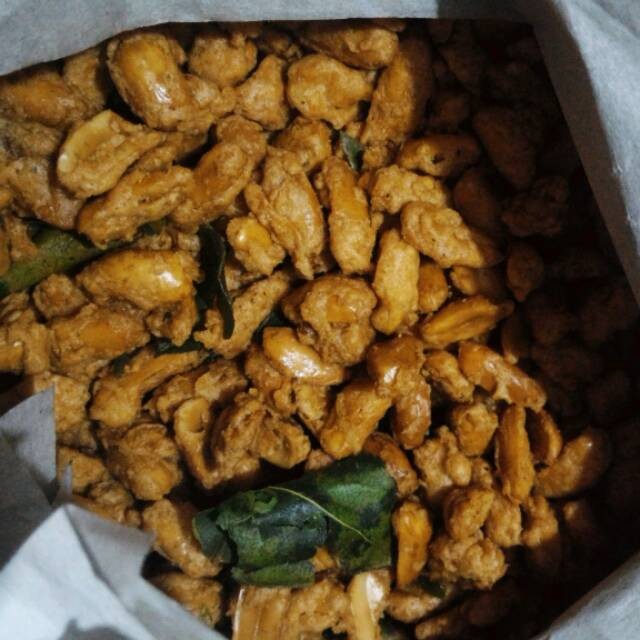 

250 gr_Kacang Hawai pusat grosir jajan - ramdhan & hari raya