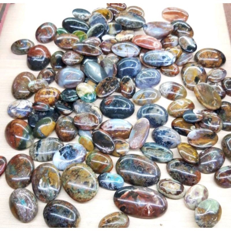 Batu akik pancawarna garut