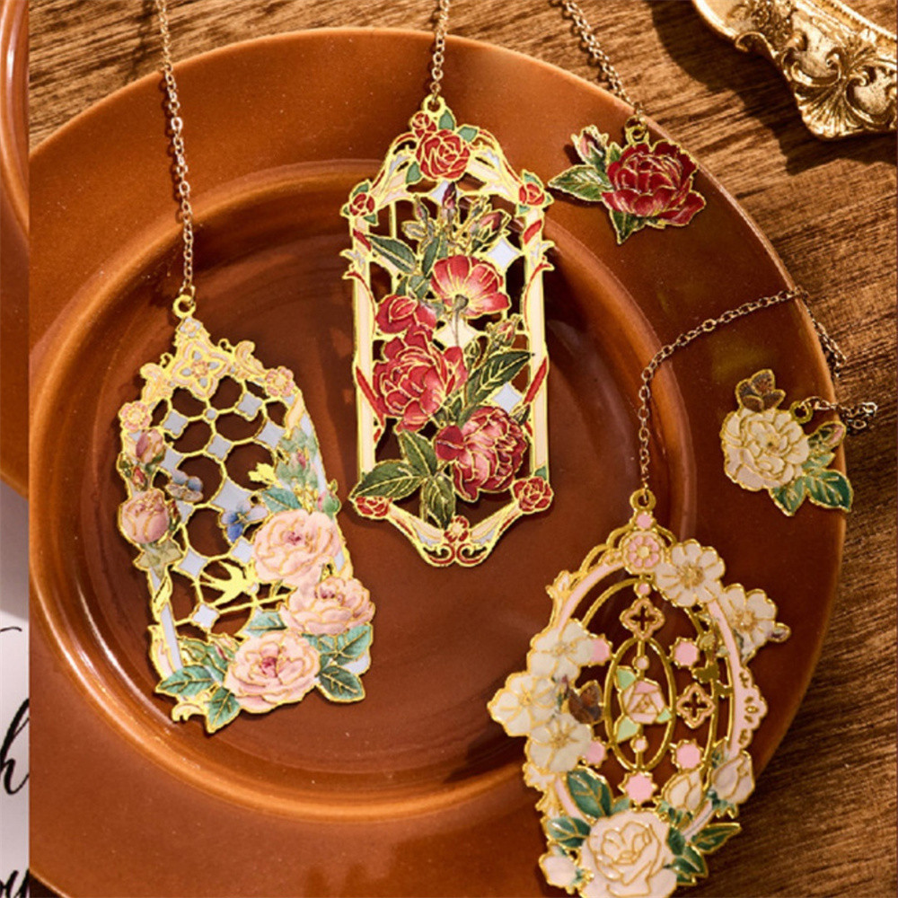 

Vintage Metal Bookmark Rose Flower Book Marks Hollow With Chain Pendant Book Clip Stationery Reading Supplies Gifts