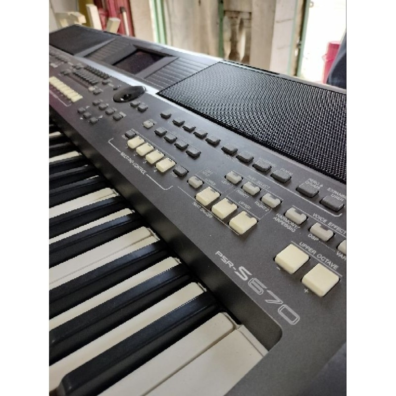 Yamaha PSR S670 keyboard arranger good condition