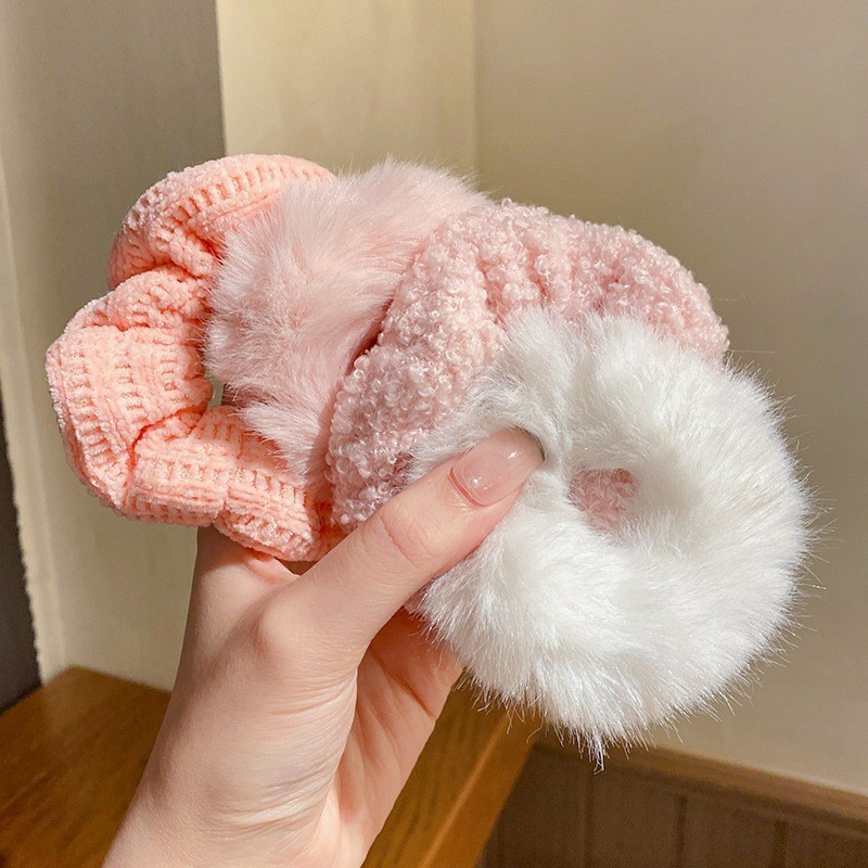 UY7 Set Ikat Rambut Scrunchie Cepol / Kunciran Rambut Scrunchie Bulu Set/ 1 Set Isi 7Pcs Scrunchie