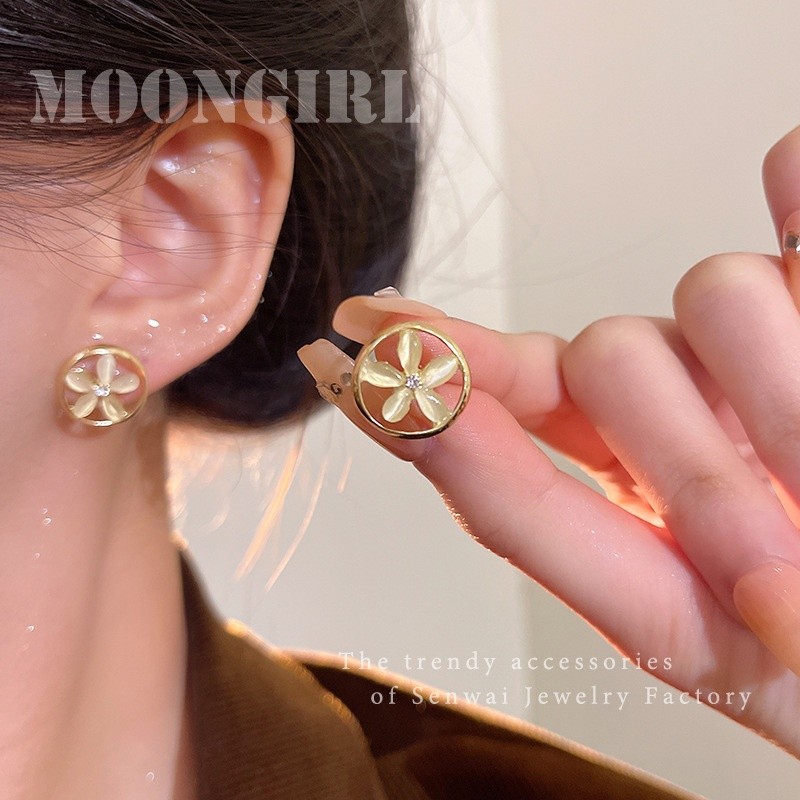 【Moongirl】Anting Bunga Batu Mata Kucing Sederhana Korea Anting Emas Anting Tanpa Karat  A143
