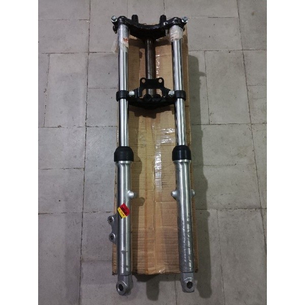 SHOCK DEPAN KOMPLIT SEGITIGA ATAS BAWAH RXKING KOBRA 29N RX KING COBRA 1983 ORI ASLI ORIGINAL YAMAHA