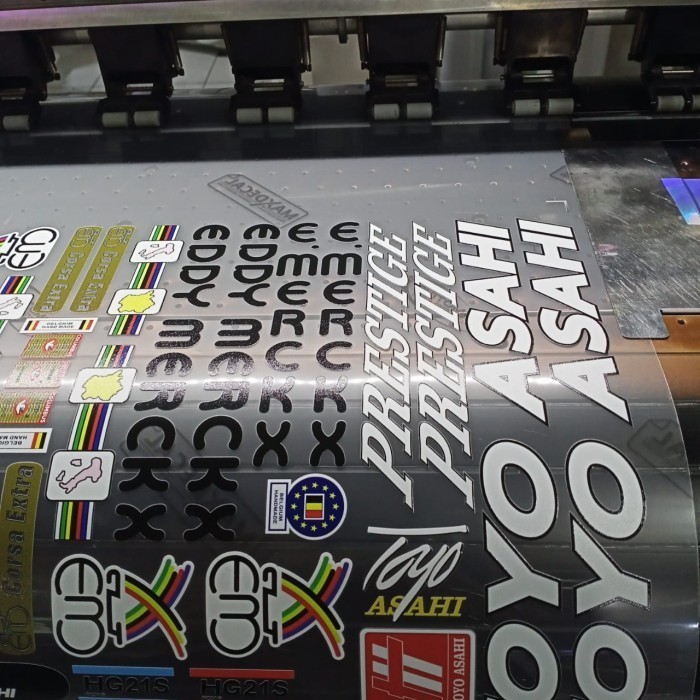 

Cetak Stiker TRANSPARAN Super Clear MAXDECAL Tinta UV dan Tinta Putih - CMYKWhKcut