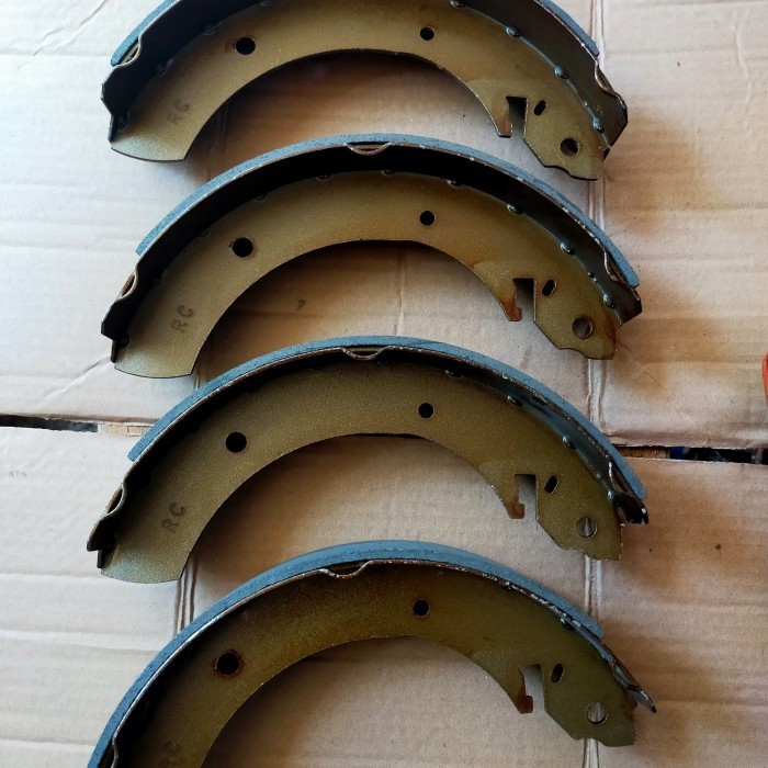 kampas rem belakang hyundai Grace Arya