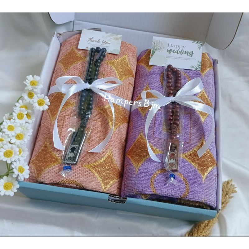 

Hampers Sajadah | Hampers Ulang tahun | Hampers Wedding Gift Sajadah Couple| Hampers Hari Guru/ COD lebaran ramadhan