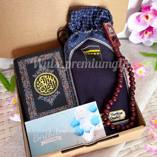 

HAMPERS SIMPLE SAJADAH MURAH HADIAH KADO ULTAH WISUDA KHITAN/ keluarga oleh oleh
