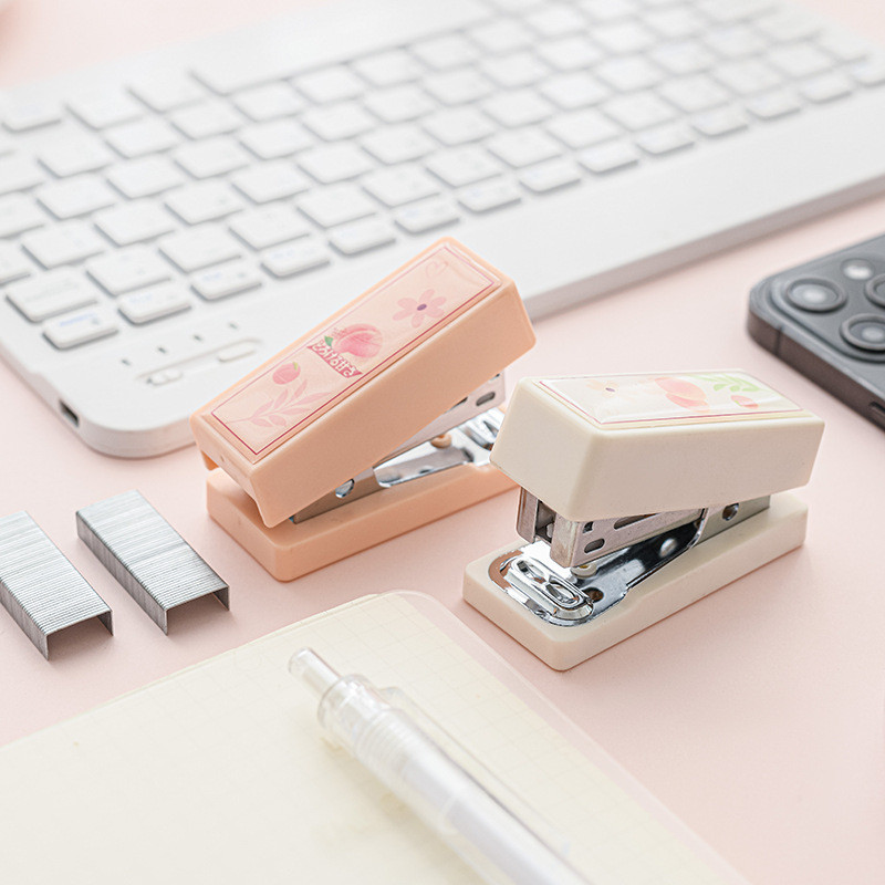 

Ins Cute Peach Mini Stapler with 400pcs 24/6 Staples Kawaii Bookbinding Machine Portable Paper File Documents Binder Office