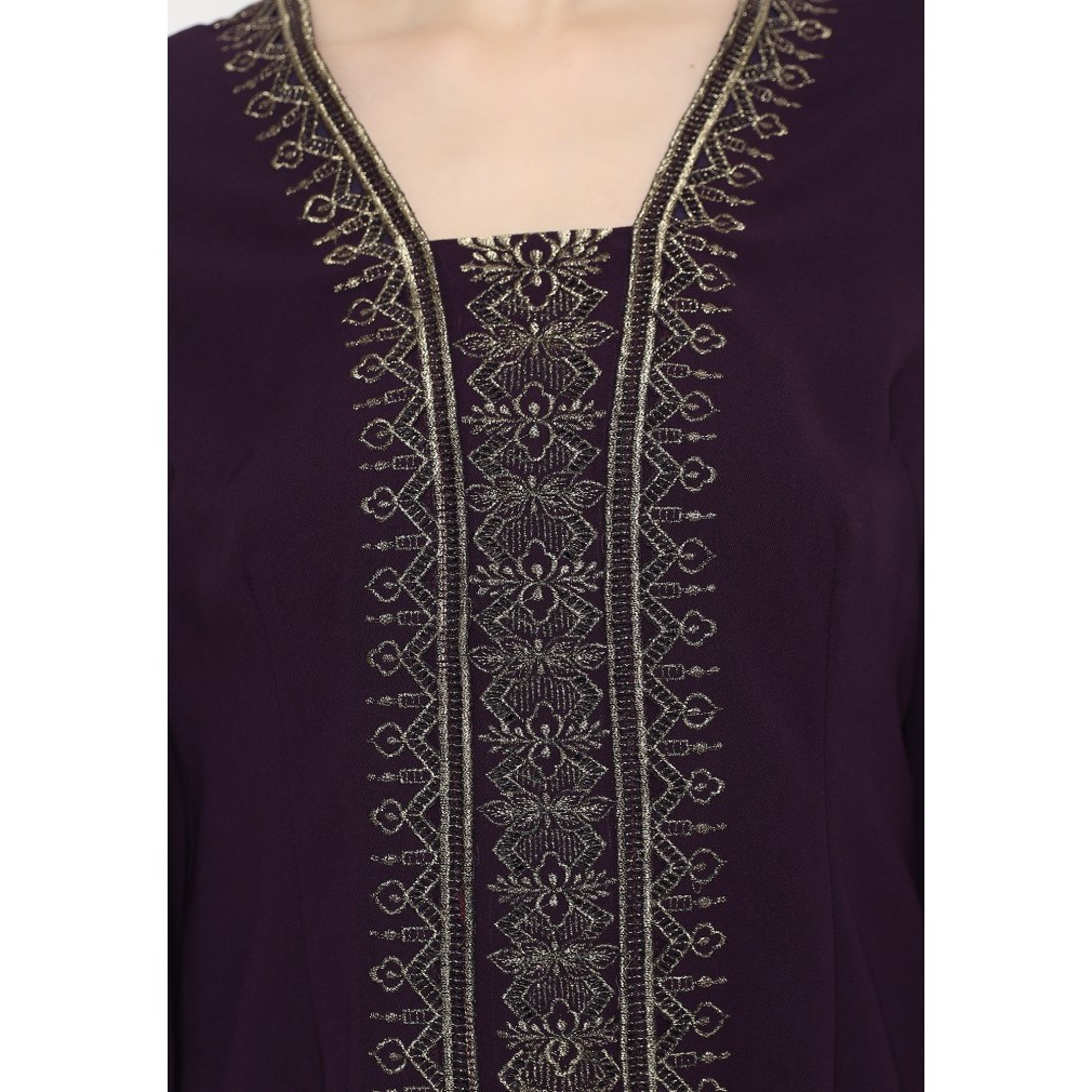 

Lyne Halim Kebaya Bordir Kutu Baru, 3101. - 40