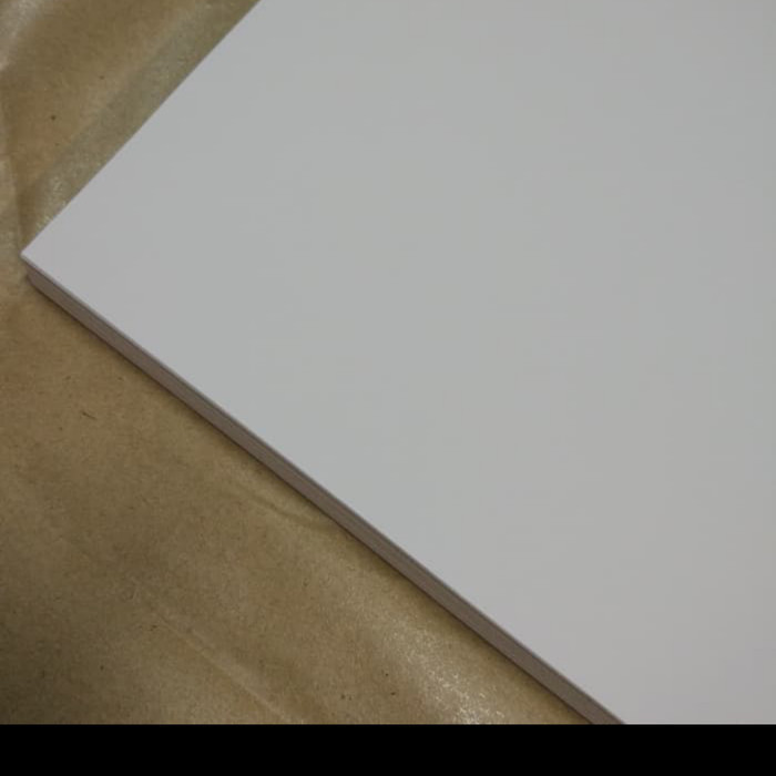 

Kertas matt paper 150 gsm A4(1 rim/500 lembar)