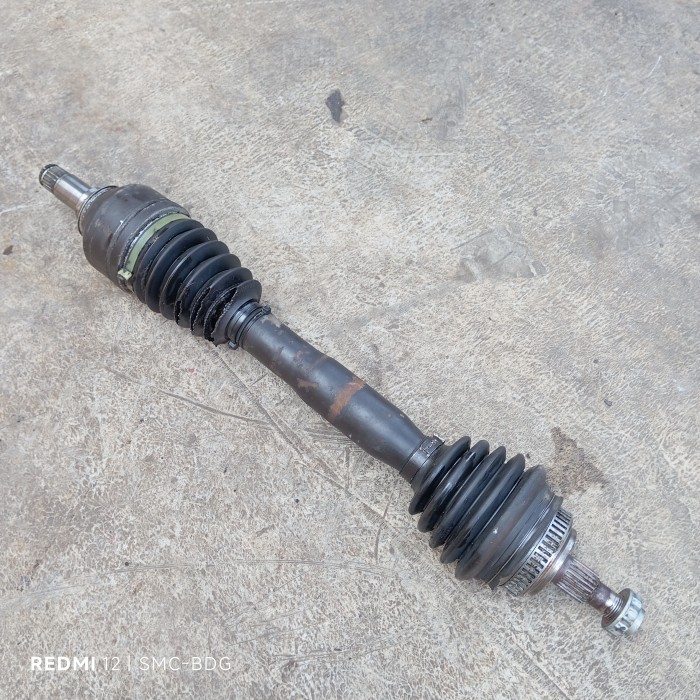 As roda KIRI drive shaft set cv joint luar dalam Mercy A-class A140 asli copotan Mercedes-Benz