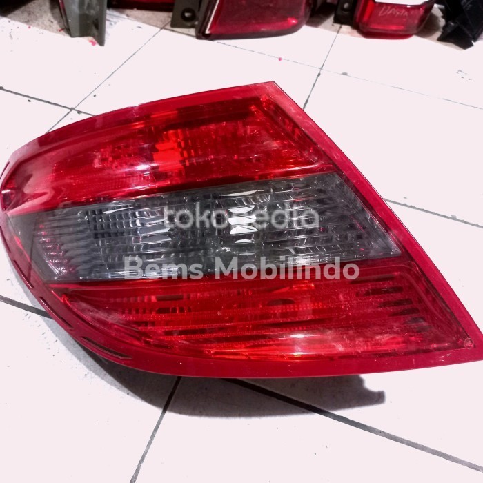 stoplamp lampu belakang mercedes benz w204 kiri original