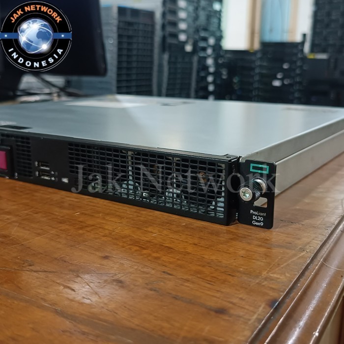 SERVER HPE PROLIANT DL20 GEN9 PROLIANT DL20 GEN 9 Ram 16GB SSD  1Tb