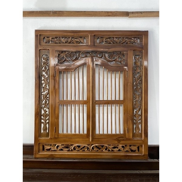 Krepyak cermin jendela jati ukir jepara 90x80