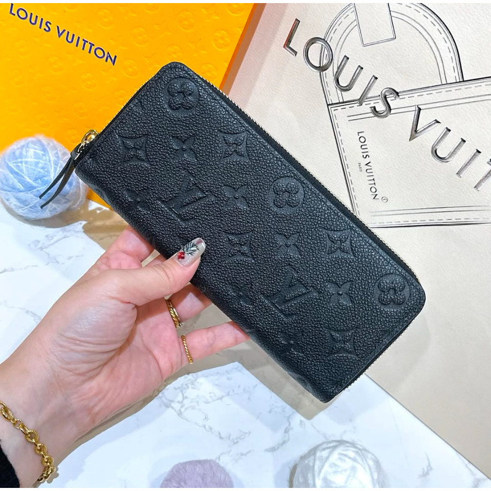 

Dompet panjang kulit sapi hitam Louis Vuitton, dompet panjang beritsleting m60171