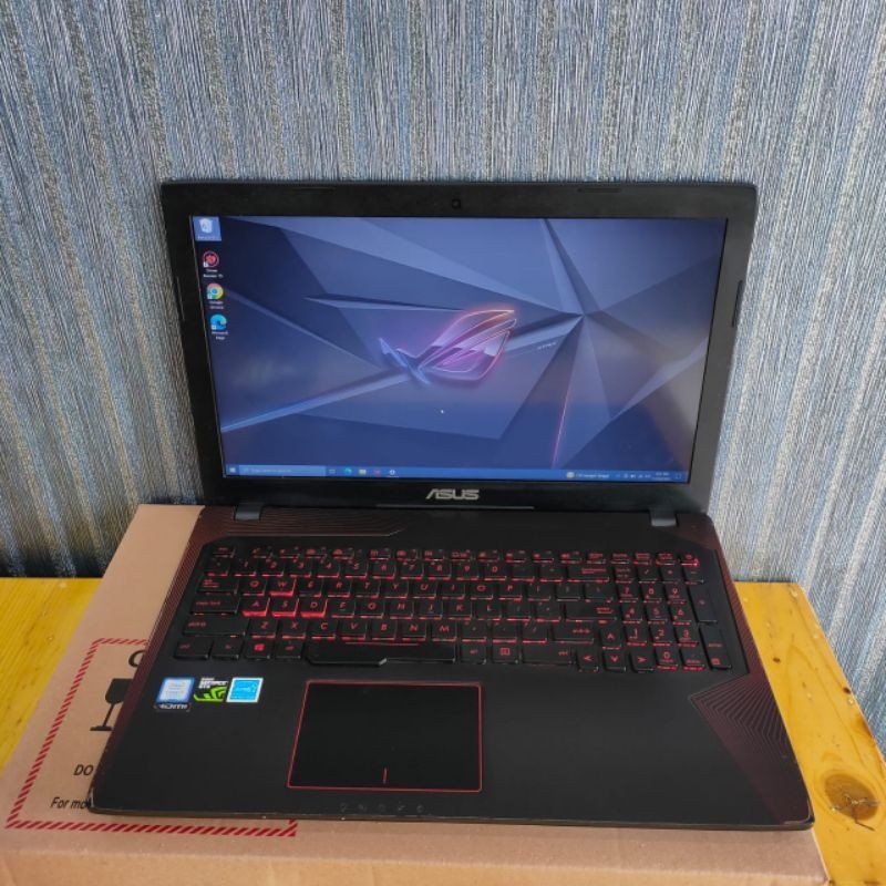 Laptop Asus ROG Strik GL553VD Core i7-7700HQ Gen 7th Ram 8Gb/SSD 256Gb/HDD 1TB Nvidia Geforce GTX 1050 keyboard backlight