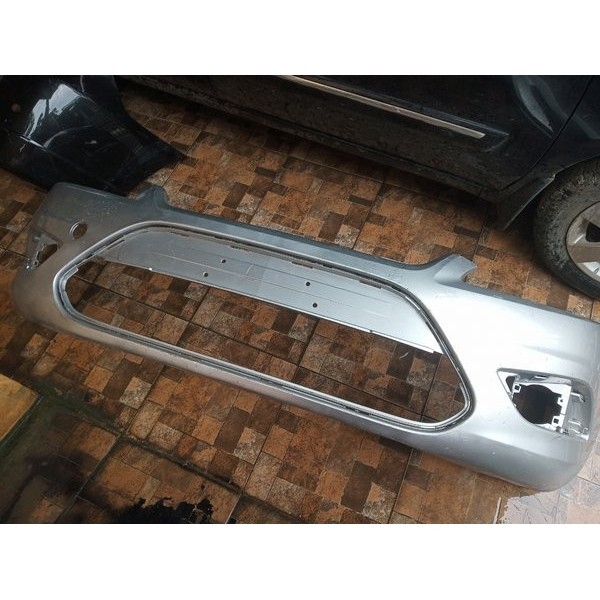 Bumper depan Ford Focus 2008