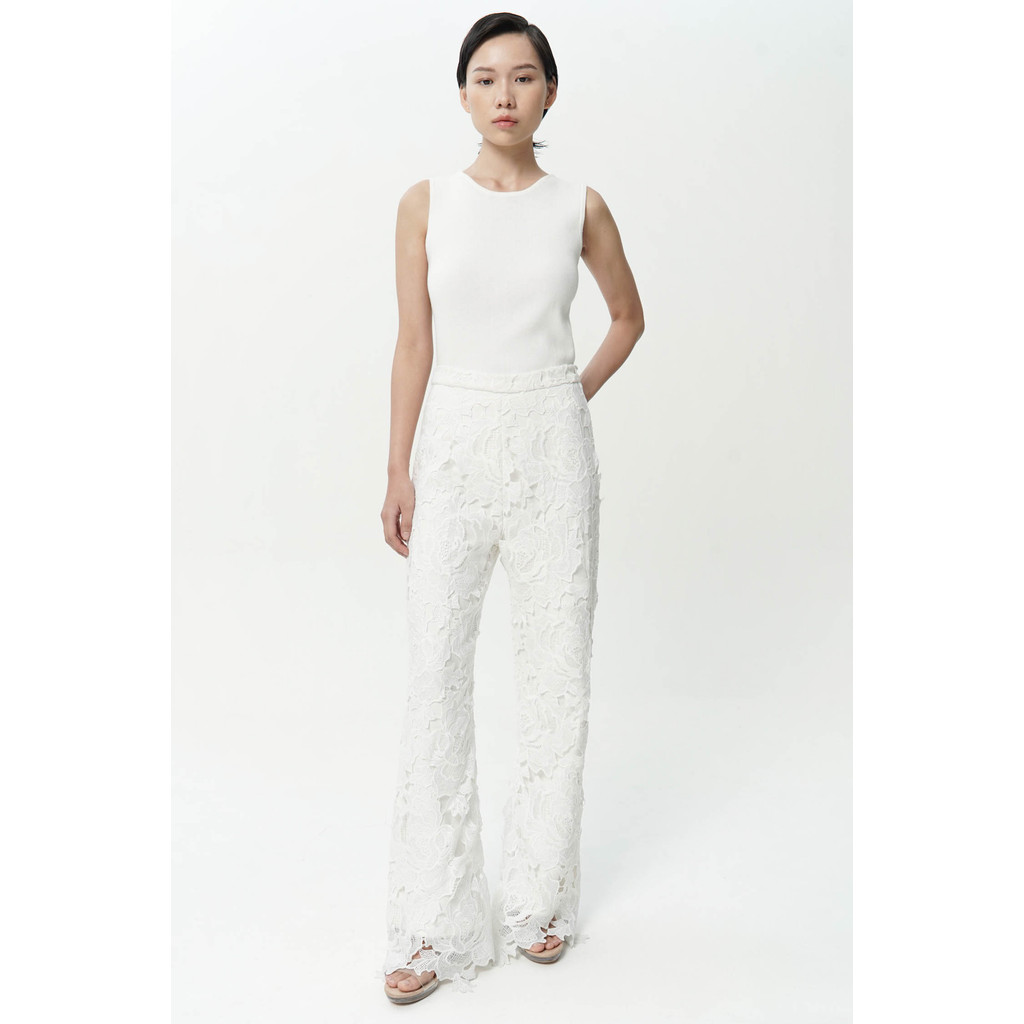 LOVE AND FLAIR - Tevita White Roses Trousers