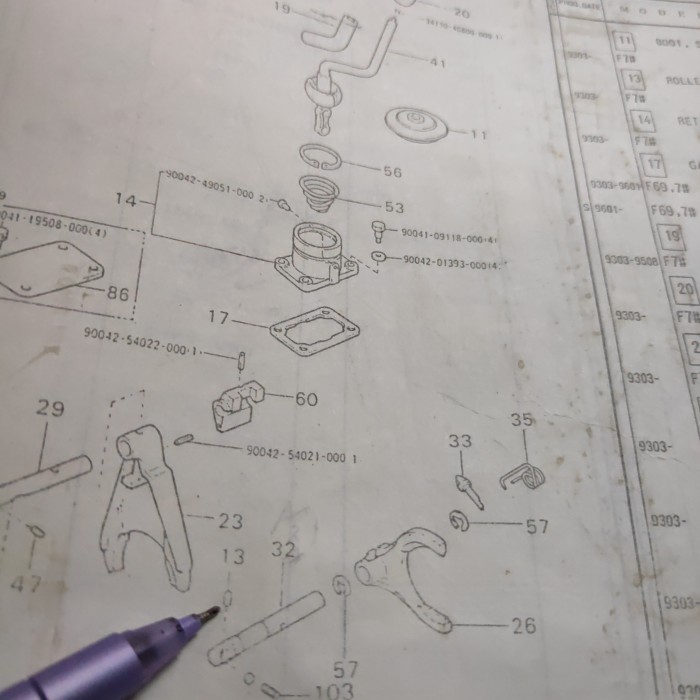 roller pen garpu kopling transfer case original Daihatsu Taft gt rokky BARU
