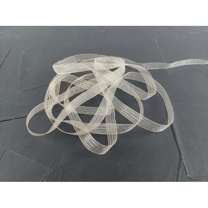 

Pita Organdi Garis-Garis Emas; Lebar 1.5 cm; Panjang 50 Yard