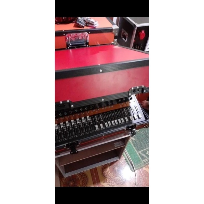 Hardcase-Flightcase mixer gt lab 12 channel merah hitam - Best Product